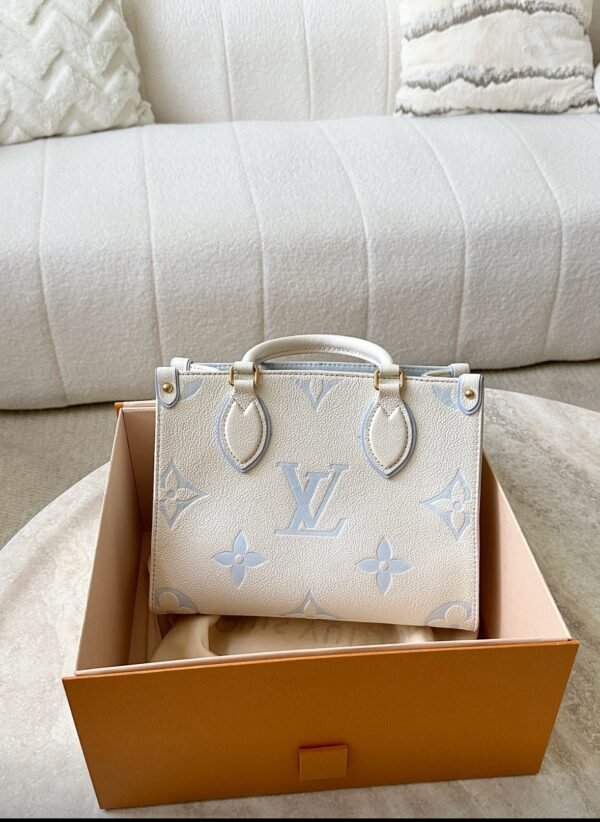 LOUIS VUITTON ONTHEGO PM